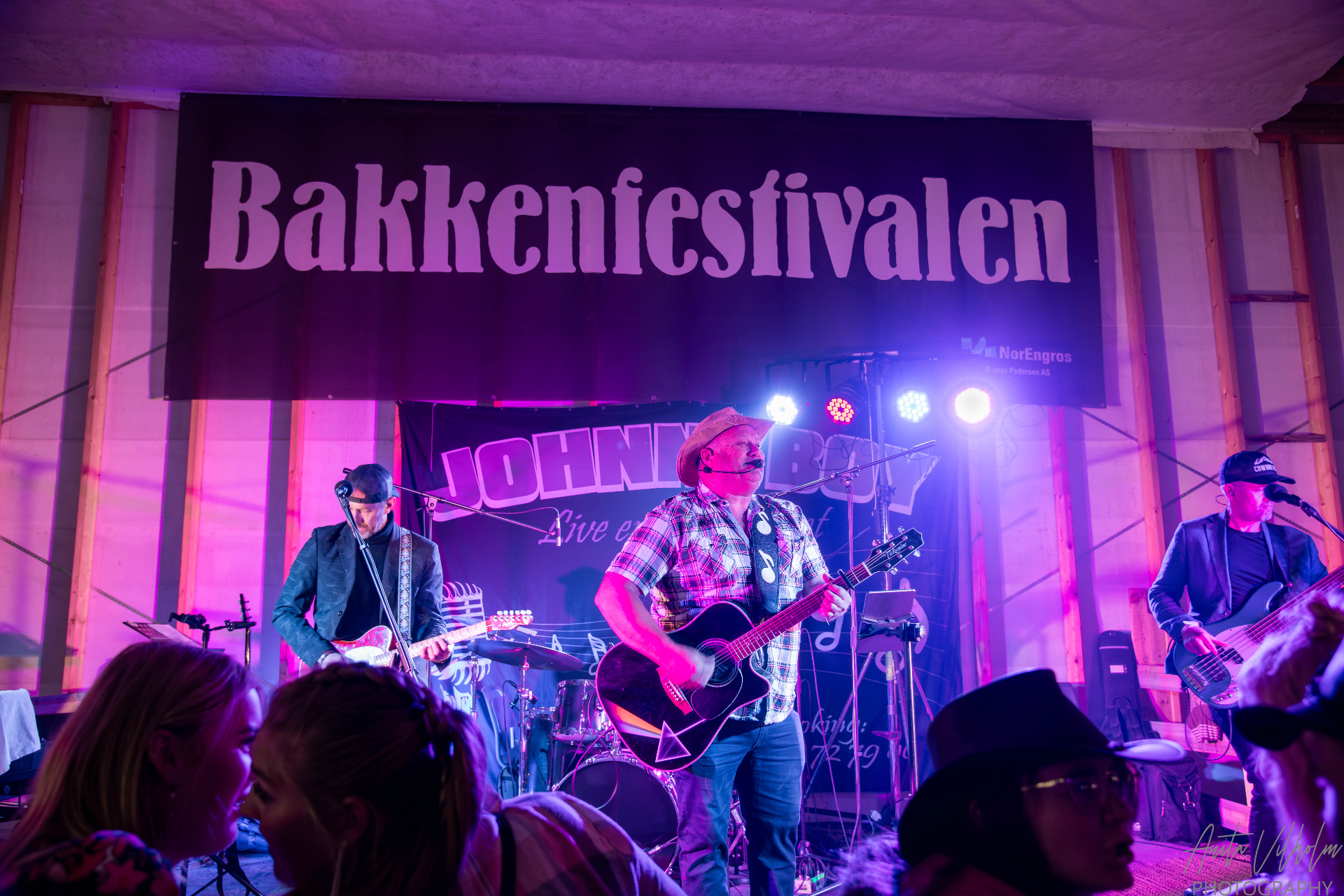 Portrett av Johnnyboy m/ band