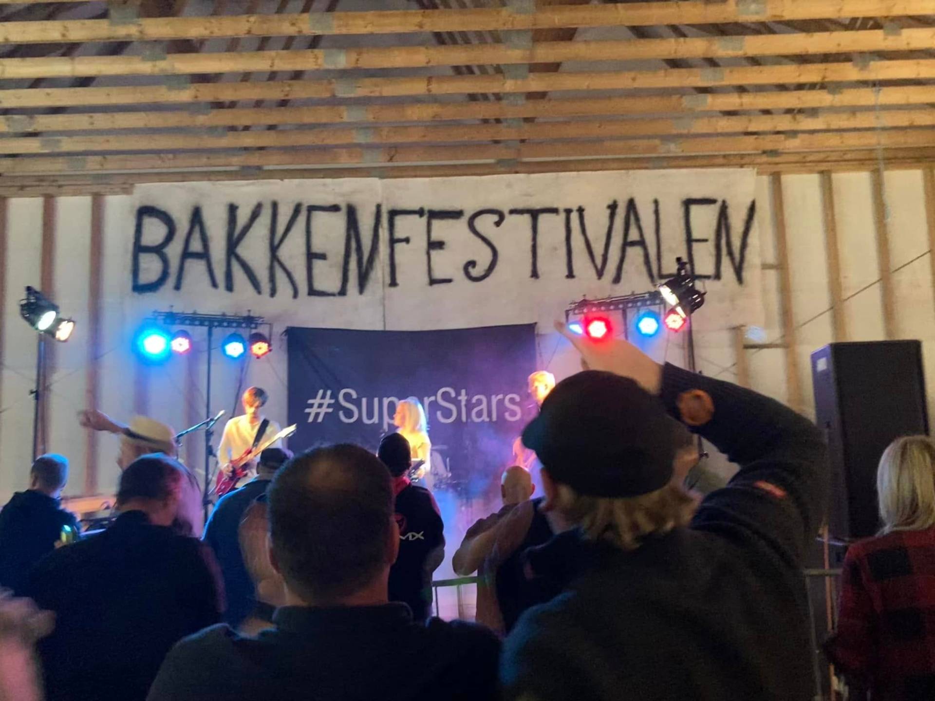 Bakkenfestivalen scene med #SuperStars